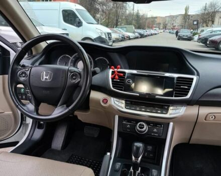 Белый Хонда Аккорд, объемом двигателя 2.4 л и пробегом 180 тыс. км за 13300 $, фото 6 на Automoto.ua