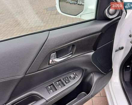 Білий Хонда Аккорд, об'ємом двигуна 2.4 л та пробігом 175 тис. км за 14700 $, фото 23 на Automoto.ua
