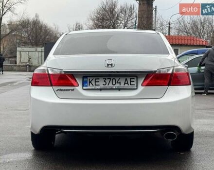 Белый Хонда Аккорд, объемом двигателя 2.36 л и пробегом 147 тыс. км за 11900 $, фото 5 на Automoto.ua