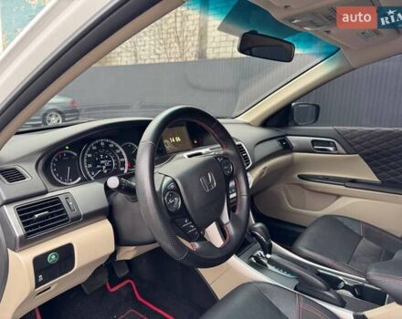 Белый Хонда Аккорд, объемом двигателя 2.36 л и пробегом 147 тыс. км за 11900 $, фото 16 на Automoto.ua