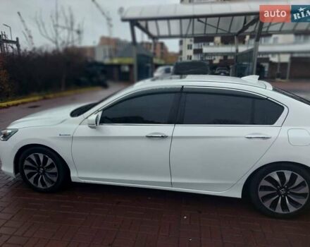 Белый Хонда Аккорд, объемом двигателя 2 л и пробегом 170 тыс. км за 12300 $, фото 2 на Automoto.ua