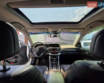 Білий Хонда Аккорд, об'ємом двигуна 2.4 л та пробігом 150 тис. км за 16000 $, фото 10 на Automoto.ua