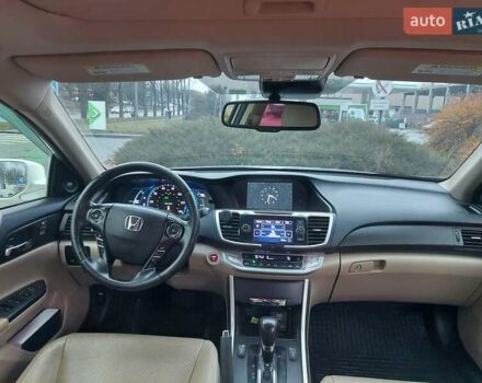 Белый Хонда Аккорд, объемом двигателя 2 л и пробегом 170 тыс. км за 12300 $, фото 5 на Automoto.ua