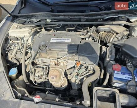 Білий Хонда Аккорд, об'ємом двигуна 2.4 л та пробігом 150 тис. км за 16000 $, фото 13 на Automoto.ua