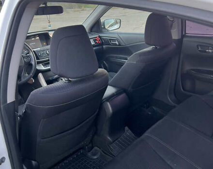 Белый Хонда Аккорд, объемом двигателя 2.35 л и пробегом 197 тыс. км за 11600 $, фото 13 на Automoto.ua