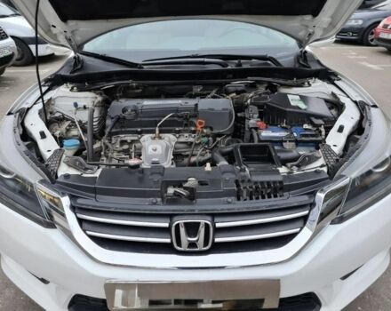 Белый Хонда Аккорд, объемом двигателя 2.4 л и пробегом 180 тыс. км за 13300 $, фото 10 на Automoto.ua