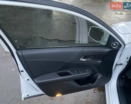 Белый Хонда Аккорд, объемом двигателя 2.36 л и пробегом 130 тыс. км за 15900 $, фото 12 на Automoto.ua