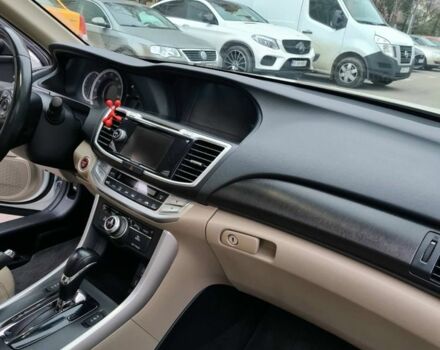 Белый Хонда Аккорд, объемом двигателя 2.4 л и пробегом 180 тыс. км за 13300 $, фото 5 на Automoto.ua