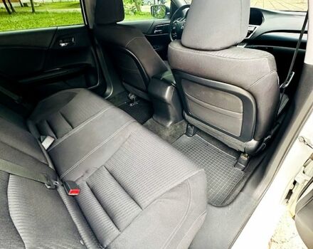 Белый Хонда Аккорд, объемом двигателя 2.4 л и пробегом 102 тыс. км за 13000 $, фото 7 на Automoto.ua