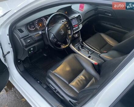 Белый Хонда Аккорд, объемом двигателя 2.36 л и пробегом 130 тыс. км за 15900 $, фото 11 на Automoto.ua