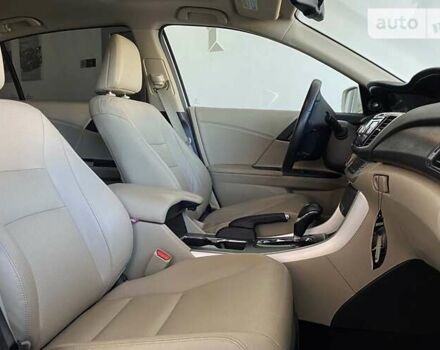 Білий Хонда Аккорд, об'ємом двигуна 2.36 л та пробігом 98 тис. км за 14500 $, фото 11 на Automoto.ua