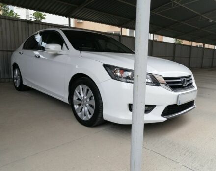 Белый Хонда Аккорд, объемом двигателя 2.4 л и пробегом 180 тыс. км за 13300 $, фото 1 на Automoto.ua