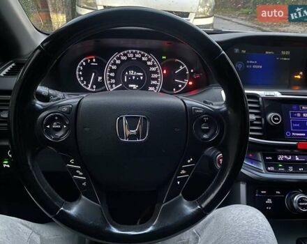 Белый Хонда Аккорд, объемом двигателя 2.36 л и пробегом 130 тыс. км за 15900 $, фото 19 на Automoto.ua