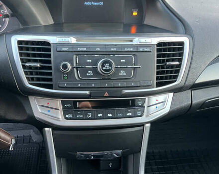 Белый Хонда Аккорд, объемом двигателя 2.35 л и пробегом 197 тыс. км за 11600 $, фото 16 на Automoto.ua