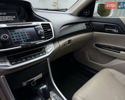 Білий Хонда Аккорд, об'ємом двигуна 2.36 л та пробігом 200 тис. км за 11300 $, фото 11 на Automoto.ua