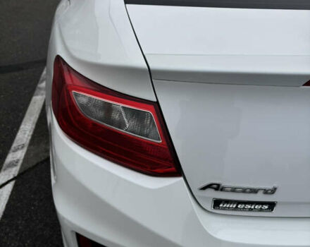 Белый Хонда Аккорд, объемом двигателя 2.36 л и пробегом 180 тыс. км за 13000 $, фото 24 на Automoto.ua