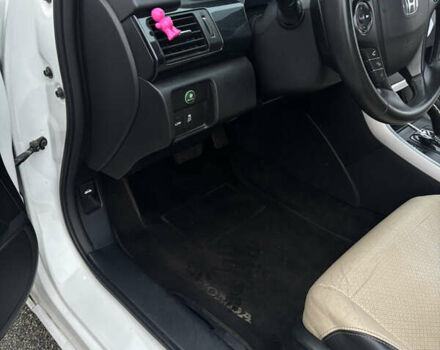 Белый Хонда Аккорд, объемом двигателя 2.36 л и пробегом 180 тыс. км за 13000 $, фото 39 на Automoto.ua