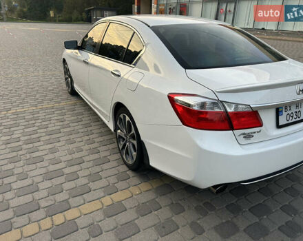 Белый Хонда Аккорд, объемом двигателя 2.4 л и пробегом 146 тыс. км за 12750 $, фото 5 на Automoto.ua
