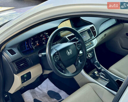 Білий Хонда Аккорд, об'ємом двигуна 2 л та пробігом 125 тис. км за 13800 $, фото 14 на Automoto.ua
