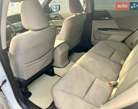 Белый Хонда Аккорд, объемом двигателя 2.36 л и пробегом 190 тыс. км за 11000 $, фото 13 на Automoto.ua