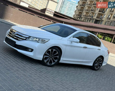 Білий Хонда Аккорд, об'ємом двигуна 2.4 л та пробігом 136 тис. км за 15999 $, фото 10 на Automoto.ua