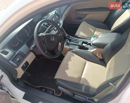 Білий Хонда Аккорд, об'ємом двигуна 2.36 л та пробігом 190 тис. км за 12200 $, фото 4 на Automoto.ua
