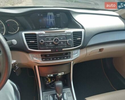 Білий Хонда Аккорд, об'ємом двигуна 2.36 л та пробігом 190 тис. км за 12200 $, фото 3 на Automoto.ua
