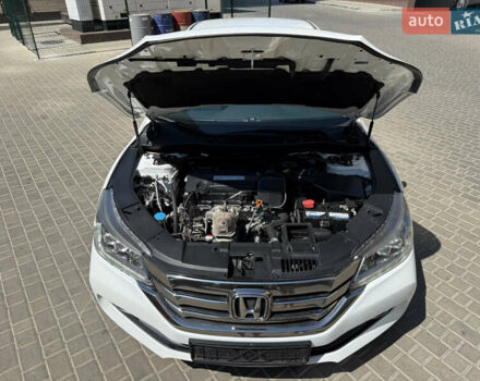 Білий Хонда Аккорд, об'ємом двигуна 2.4 л та пробігом 136 тис. км за 15999 $, фото 60 на Automoto.ua