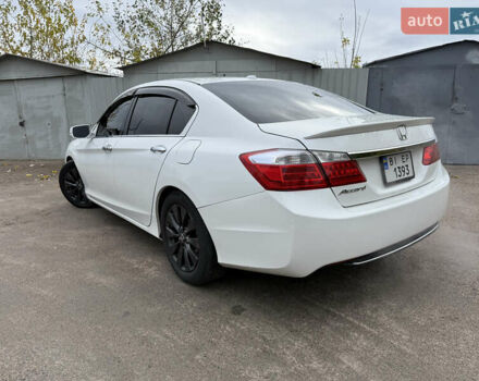 Білий Хонда Аккорд, об'ємом двигуна 2.36 л та пробігом 200 тис. км за 11300 $, фото 6 на Automoto.ua