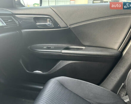 Белый Хонда Аккорд, объемом двигателя 2.4 л и пробегом 146 тыс. км за 12750 $, фото 17 на Automoto.ua