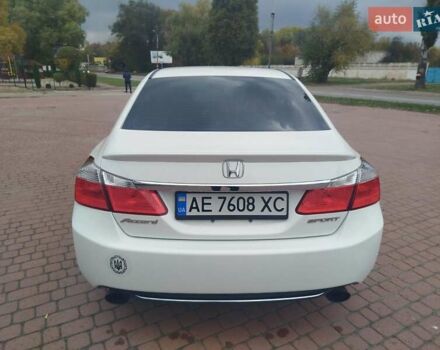 Хонда Аккорд 2015 в Каменское - Днепродзержинск на Automoto.ua Белый Хонда Аккорд, объемом двигателя 2.36 л и пробегом 204 тыс. км за 12500 $, фото 7 на Automoto.ua