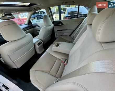 Білий Хонда Аккорд, об'ємом двигуна 2 л та пробігом 125 тис. км за 13800 $, фото 22 на Automoto.ua