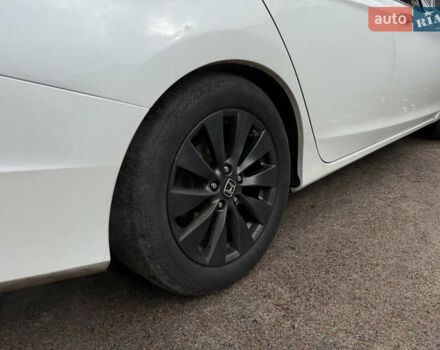 Білий Хонда Аккорд, об'ємом двигуна 2.36 л та пробігом 200 тис. км за 11300 $, фото 8 на Automoto.ua