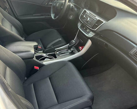 Белый Хонда Аккорд, объемом двигателя 2.4 л и пробегом 146 тыс. км за 12750 $, фото 12 на Automoto.ua