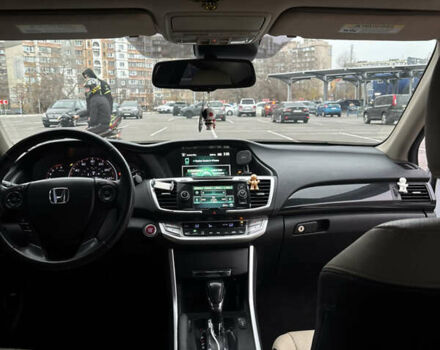 Белый Хонда Аккорд, объемом двигателя 2.36 л и пробегом 180 тыс. км за 13000 $, фото 67 на Automoto.ua