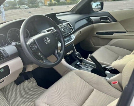 Белый Хонда Аккорд, объемом двигателя 2.36 л и пробегом 190 тыс. км за 11000 $, фото 10 на Automoto.ua
