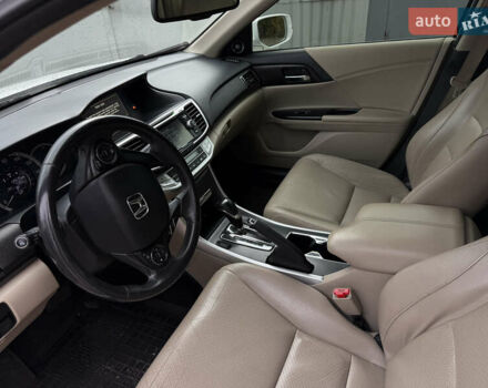 Білий Хонда Аккорд, об'ємом двигуна 2.36 л та пробігом 200 тис. км за 11300 $, фото 10 на Automoto.ua