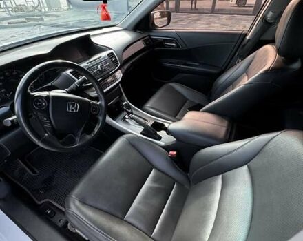 Білий Хонда Аккорд, об'ємом двигуна 2.4 л та пробігом 128 тис. км за 11500 $, фото 11 на Automoto.ua
