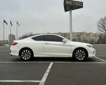 Белый Хонда Аккорд, объемом двигателя 2.36 л и пробегом 180 тыс. км за 13000 $, фото 3 на Automoto.ua