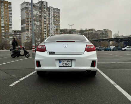 Белый Хонда Аккорд, объемом двигателя 2.36 л и пробегом 180 тыс. км за 13000 $, фото 5 на Automoto.ua