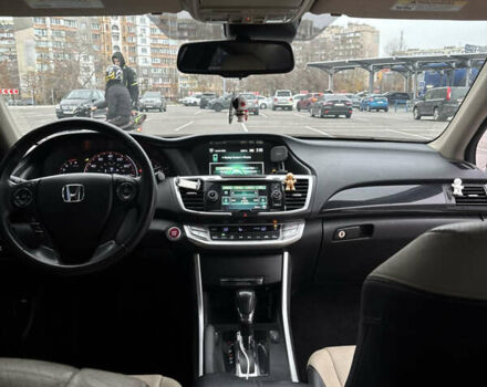 Белый Хонда Аккорд, объемом двигателя 2.36 л и пробегом 180 тыс. км за 13000 $, фото 68 на Automoto.ua