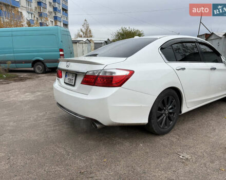 Білий Хонда Аккорд, об'ємом двигуна 2.36 л та пробігом 200 тис. км за 11300 $, фото 4 на Automoto.ua