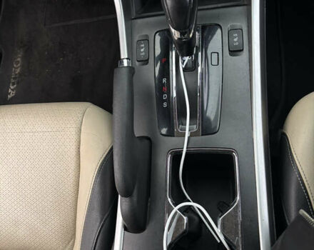 Белый Хонда Аккорд, объемом двигателя 2.36 л и пробегом 180 тыс. км за 13000 $, фото 50 на Automoto.ua