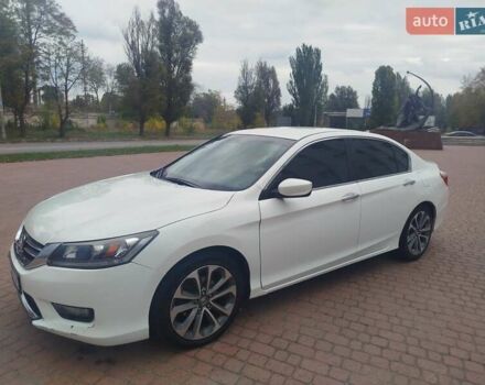 Хонда Аккорд 2015 в Каменское - Днепродзержинск на Automoto.ua Белый Хонда Аккорд, объемом двигателя 2.36 л и пробегом 204 тыс. км за 12500 $, фото 6 на Automoto.ua