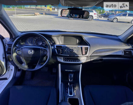Белый Хонда Аккорд, объемом двигателя 2.4 л и пробегом 102 тыс. км за 13000 $, фото 2 на Automoto.ua