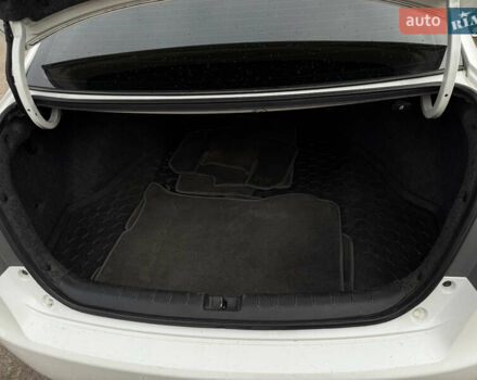 Білий Хонда Аккорд, об'ємом двигуна 2.36 л та пробігом 200 тис. км за 11300 $, фото 9 на Automoto.ua