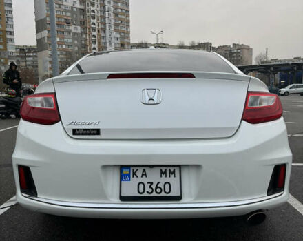 Белый Хонда Аккорд, объемом двигателя 2.36 л и пробегом 180 тыс. км за 13000 $, фото 19 на Automoto.ua