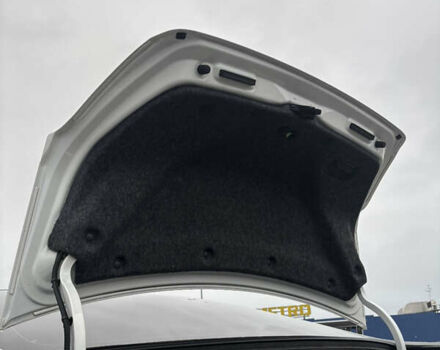 Белый Хонда Аккорд, объемом двигателя 2.36 л и пробегом 180 тыс. км за 13000 $, фото 74 на Automoto.ua