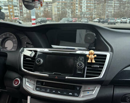 Белый Хонда Аккорд, объемом двигателя 2.36 л и пробегом 180 тыс. км за 13000 $, фото 48 на Automoto.ua