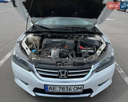 Белый Хонда Аккорд, объемом двигателя 2.36 л и пробегом 108 тыс. км за 11000 $, фото 8 на Automoto.ua